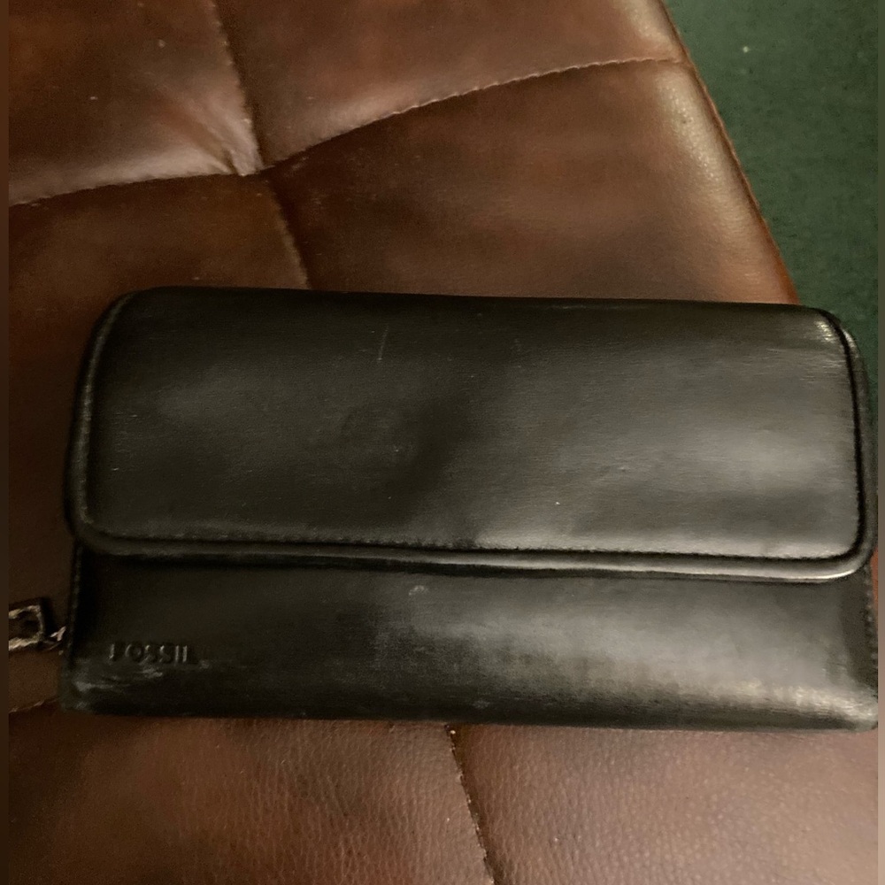 FOSSIL black leather wallet
